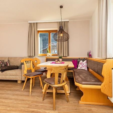 Herzerl-Chalet Appartements Flachau Ngoại thất bức ảnh